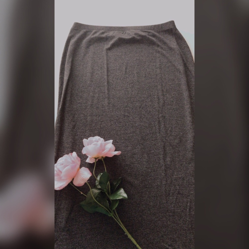 Grey skirt